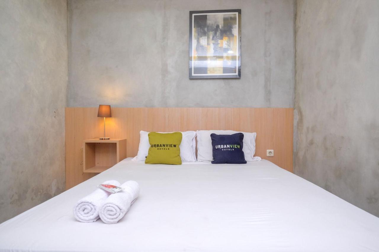 Urbanview Hotel Syariah Artamara Tegal By Reddoorz Exterior foto
