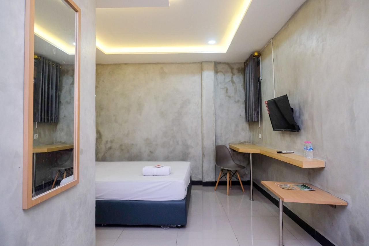 Urbanview Hotel Syariah Artamara Tegal By Reddoorz Exterior foto